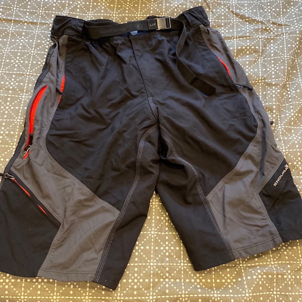 Men’s mountain bike shorts XXL “Endura” brand complete w chamois liner